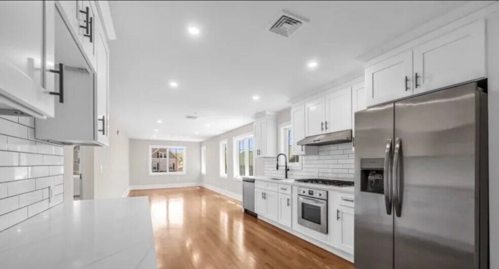 Building Photo - 162 Closter Dock Rd