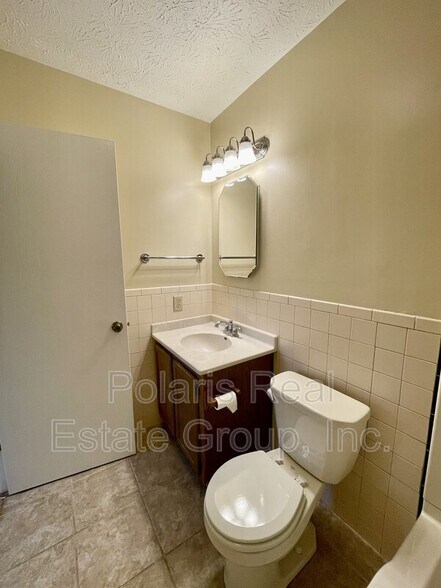 Building Photo - 978 Spring Meadow Dr