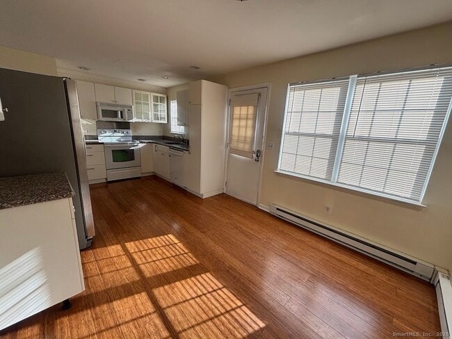 Building Photo - 168 Highview Ave