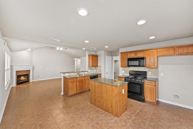 Building Photo - 21615 Mt Elbrus Way