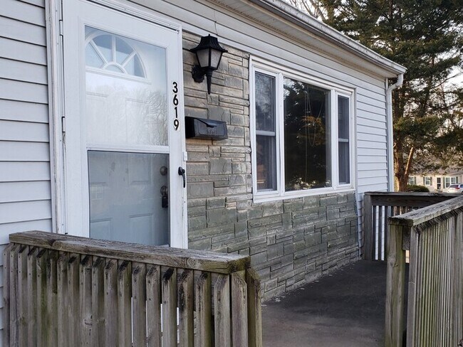 Building Photo - Nice 4 Bed 1.5 Bath Home in KCMO-Coming SOON!!