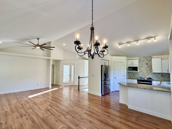 Building Photo - 220 Konawa Ln