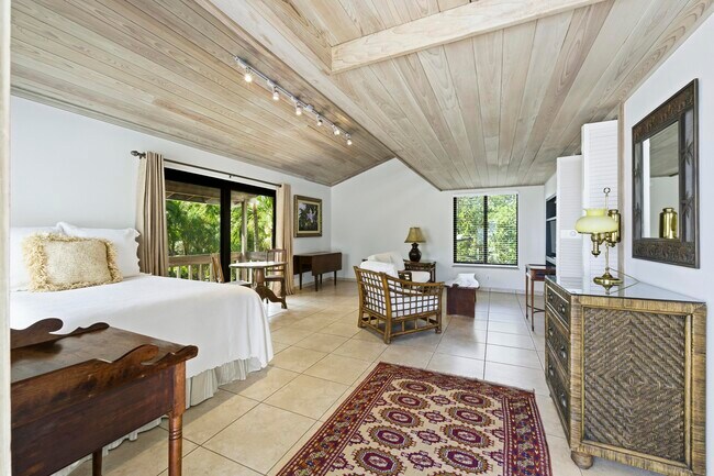 Building Photo - 3208 N Flagler Dr