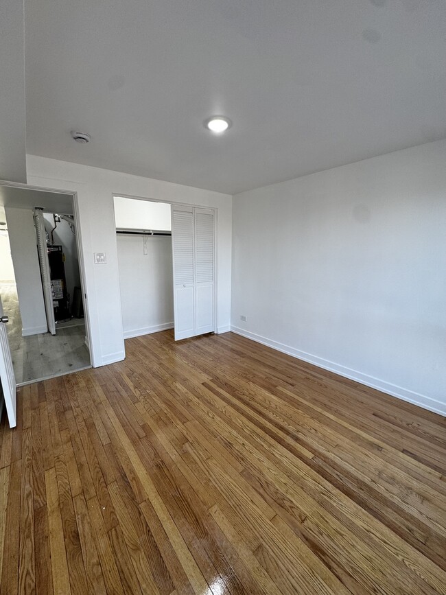 Building Photo - 4656 W 87th St