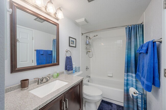 Building Photo - Live ON THE COLORADO RIVER – Fully Furnished 1 Bed/1 Bath Condo in the Gated Community of Roadhav...