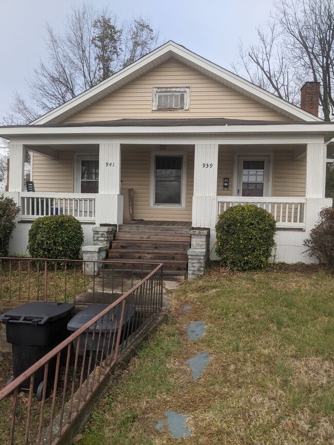 Building Photo - 939/941 S. Church St