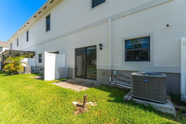 Building Photo - 617 SW 11th St