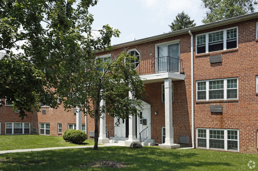 Building Exterior - The Residences at Whitehall