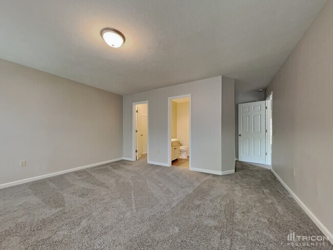 Building Photo - 15037 Oak Rd