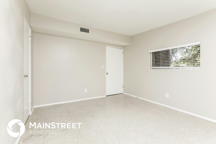 Building Photo - 5205 Haverhill Dr