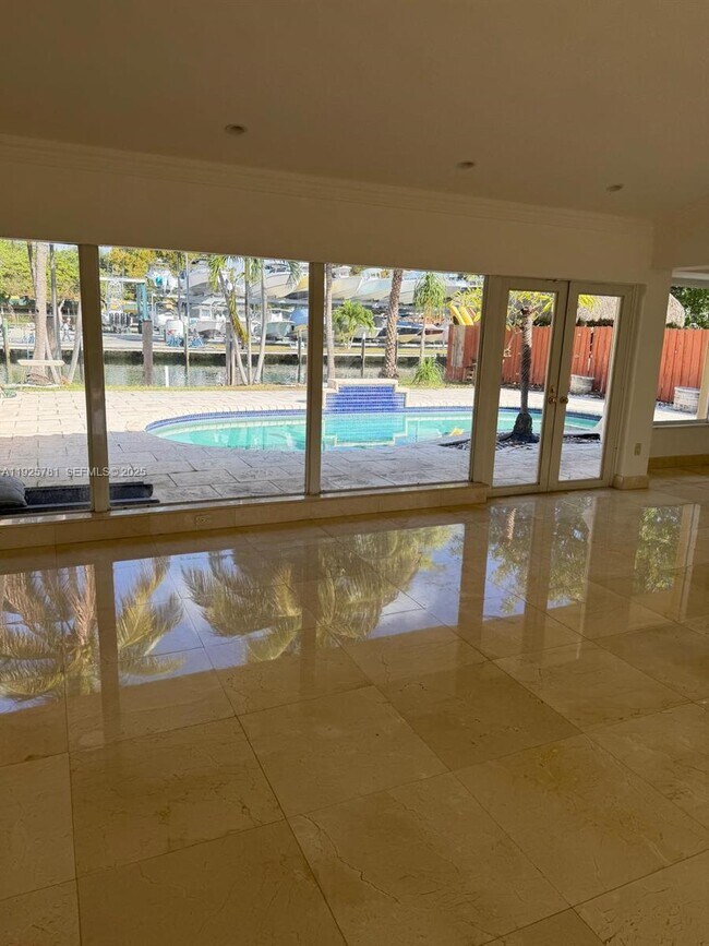 Building Photo - 2015 Arch Creek Dr