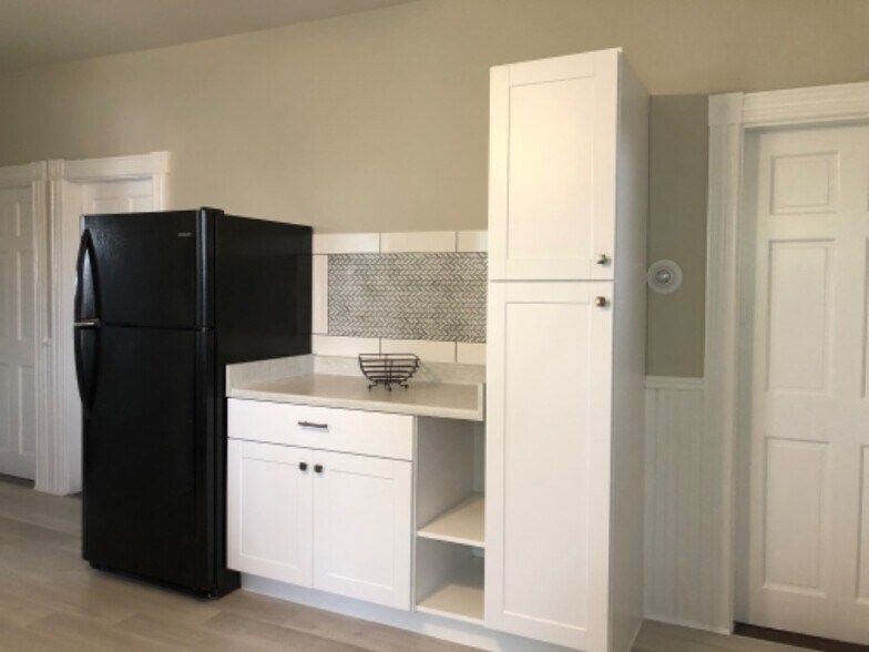 Building Photo - 42 Hobson Ave