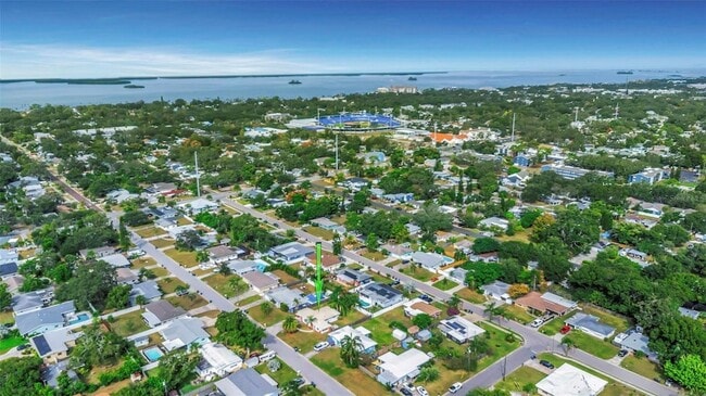 Building Photo - 676 Orangewood Dr