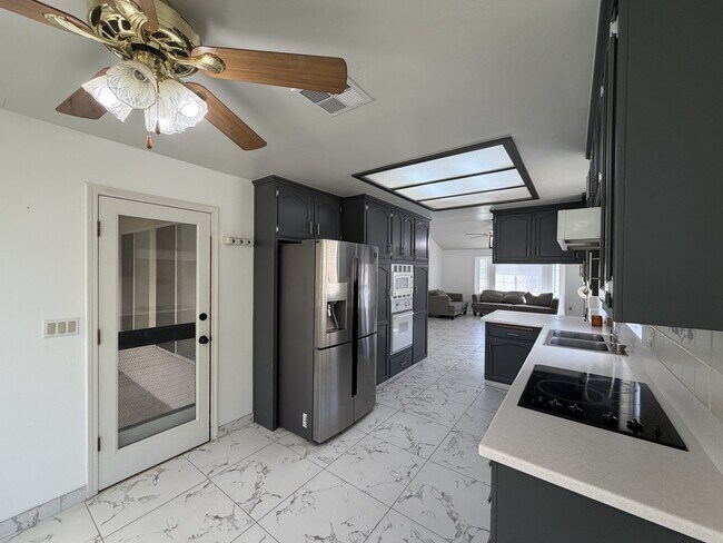 Building Photo - 5310 Summer Cypress Dr