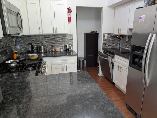 Building Photo - 1207 Green Hollow Dr