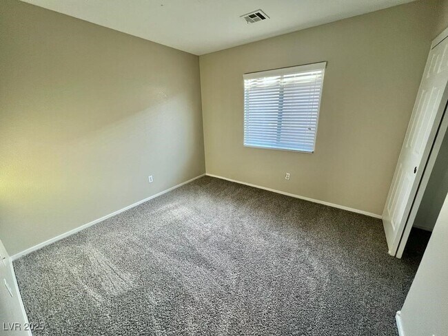 Building Photo - 3841 E Carisbrook Dr