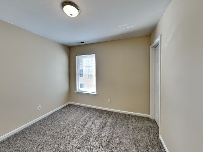 Building Photo - 2921 Deep Cove Dr NW