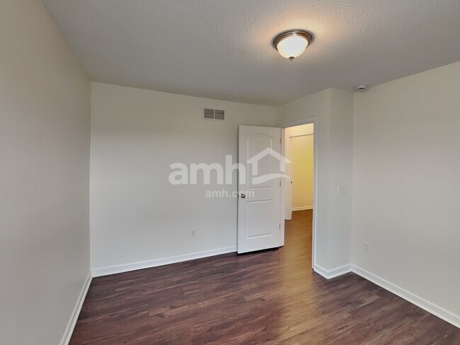 Building Photo - 122 Faulkner Dr