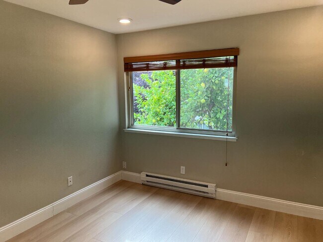 Building Photo - 2598 Knightsbridge Ln