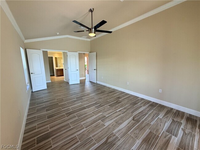 Building Photo - 2110 SW 38th Terrace