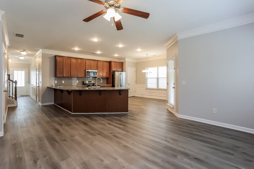 Building Photo - 216 Preserve Dr