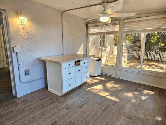 Building Photo - 272 Loyola Rd