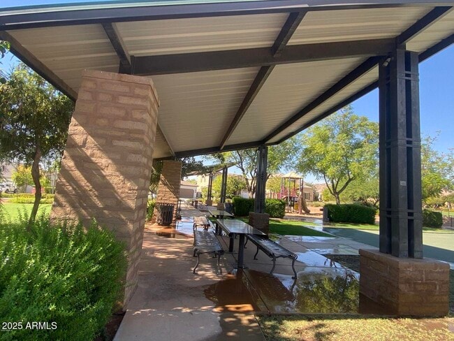 Building Photo - 20827 W Eastview Way