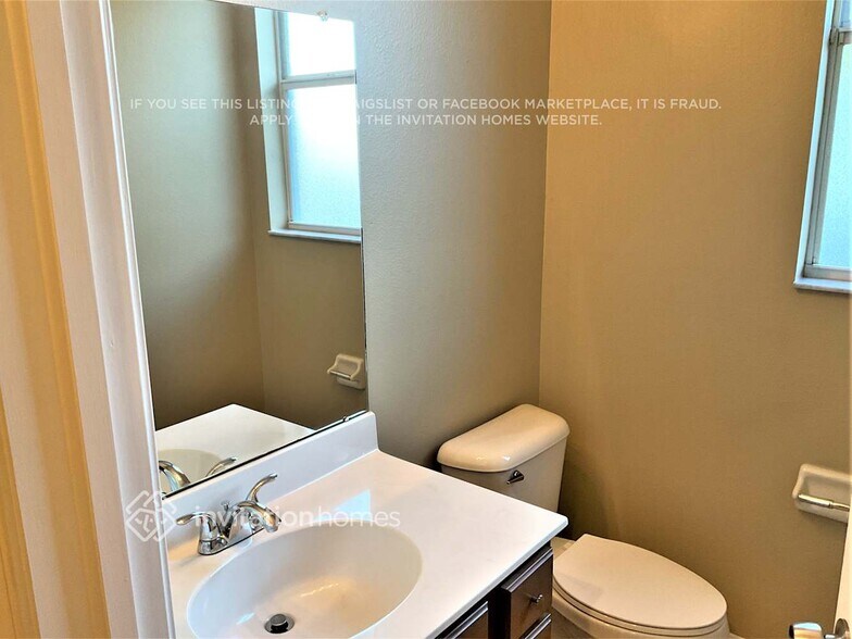 Building Photo - 2040 Wexford Green Dr