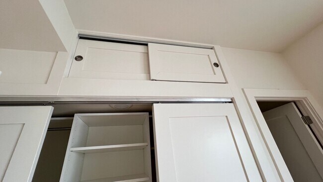 Building Photo - New Renovation 2 BR/2 BA right by the lake!