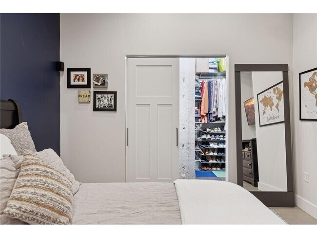 Building Photo - 718 N Washington Ave