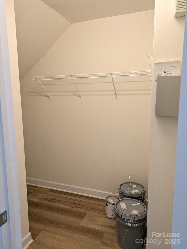 Building Photo - 103 Chawton Ln