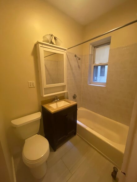 Building Photo - 45 Hemenway St