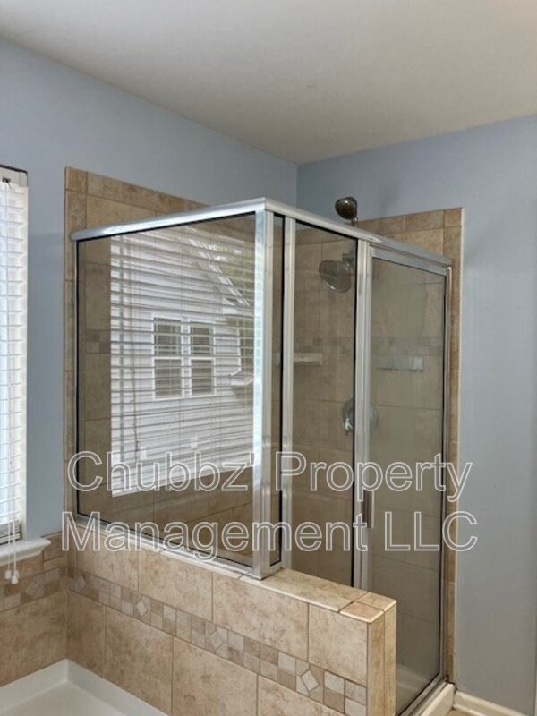 Building Photo - 12 Fan Palm Way