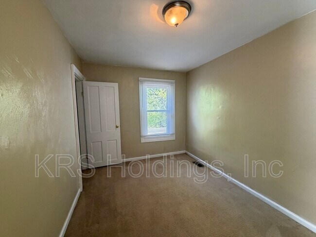 Building Photo - 754 Fremont St