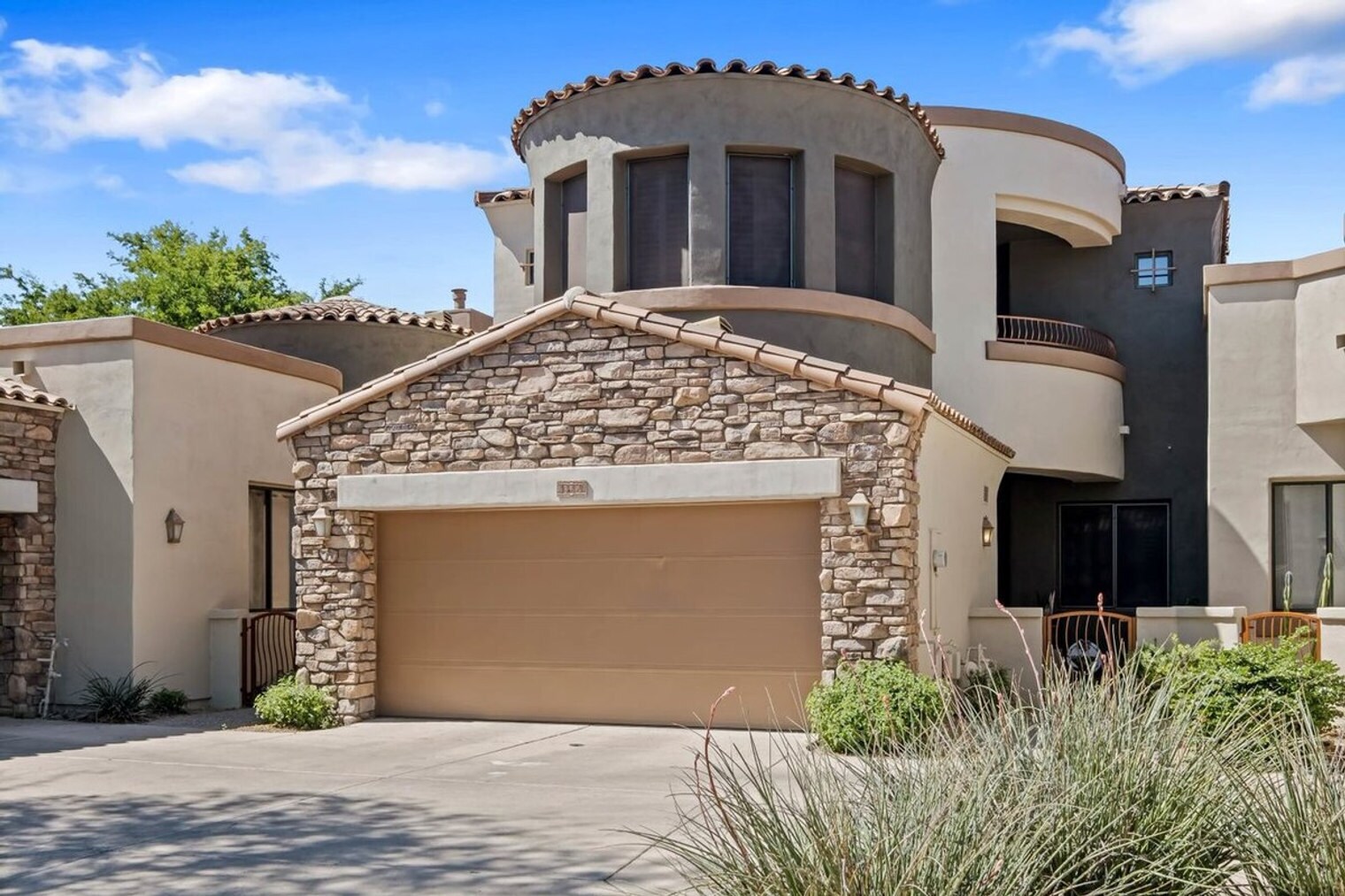 Building Photo - 19550 N Grayhawk Dr