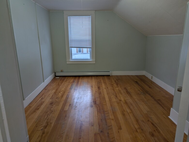 Building Photo - 25 Bunker Hill St