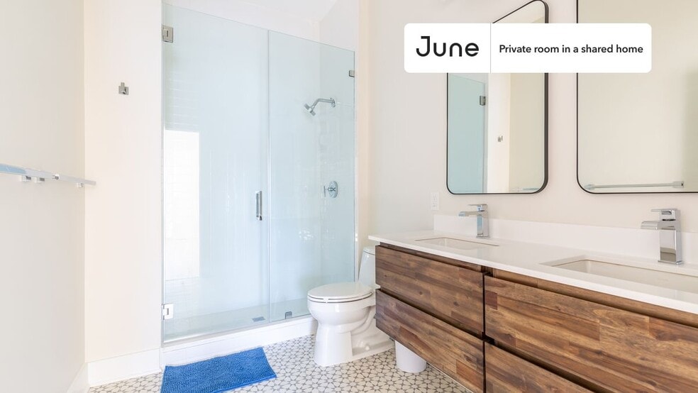 Building Photo - Room in Shared 2 bed/2.5 bath home in Columbia Heights