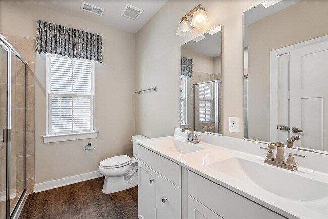 Building Photo - 1303 Potomac View Pkwy