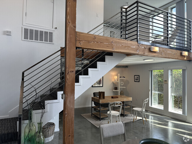 Store front loft - The R2 by CLG