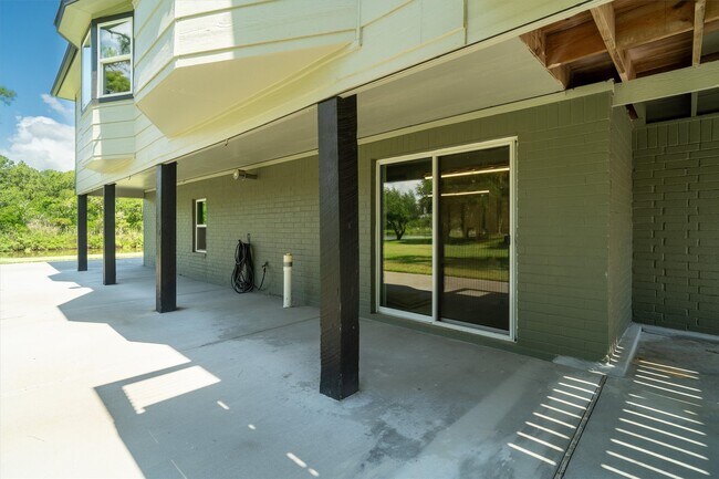 Building Photo - 719 Fairfield Ave