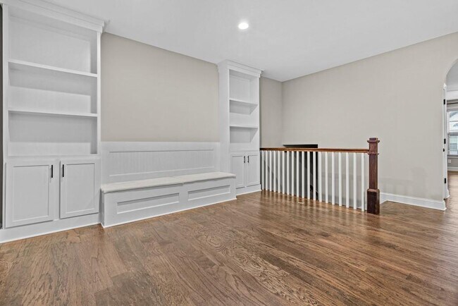 Building Photo - 3209 Hallmark Ln NE