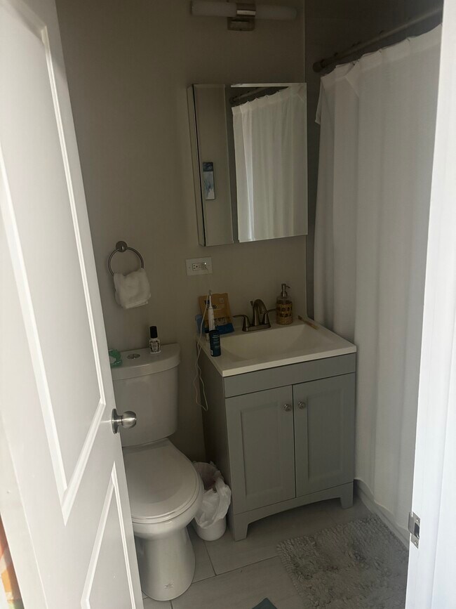 Building Photo - 1348 Brown St