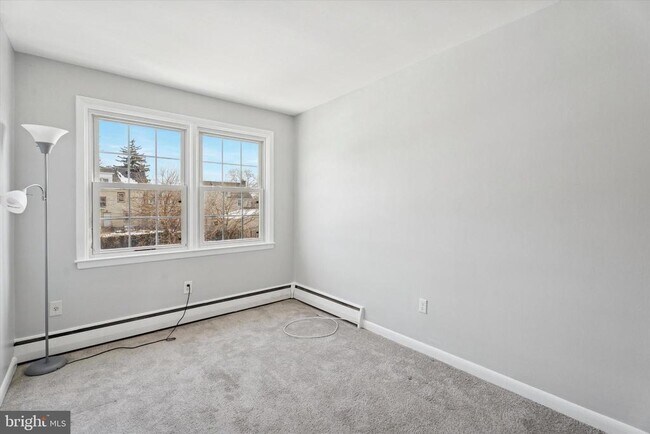 Building Photo - 811 Burmont Rd