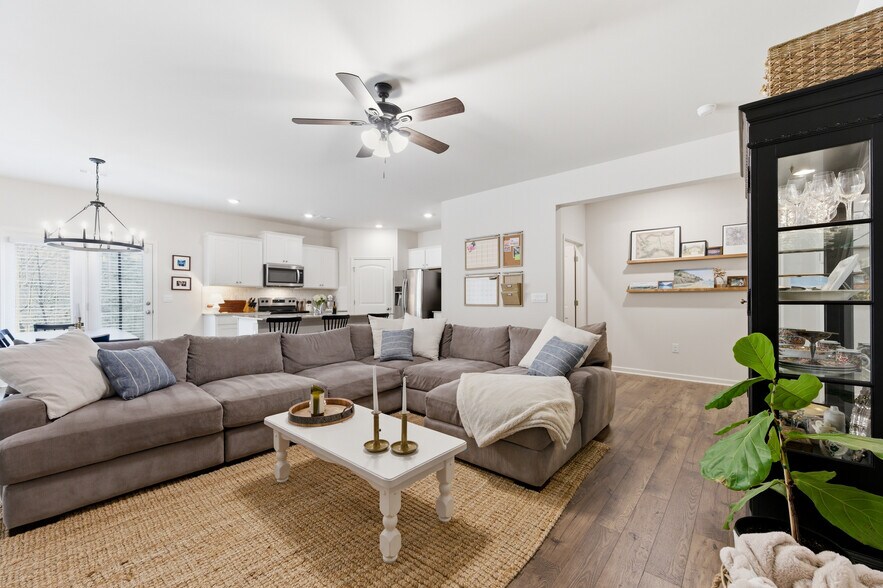 Building Photo - 503 Stoneybrook Dr