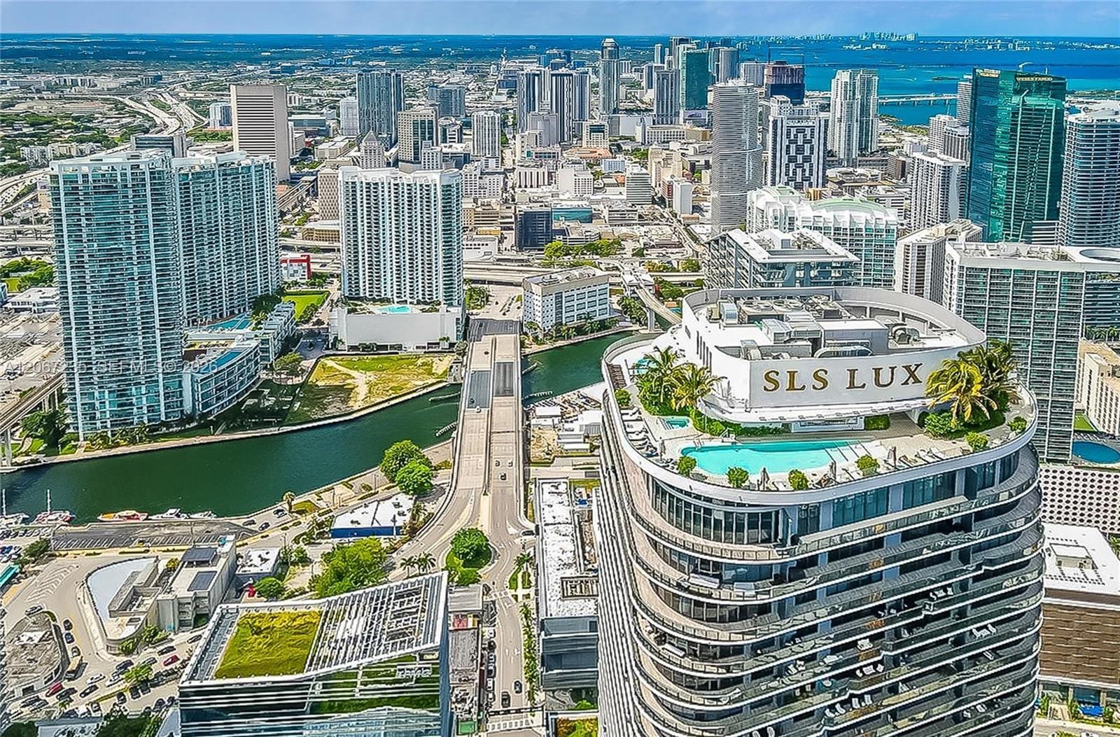 Building Photo - 801 S Miami Ave