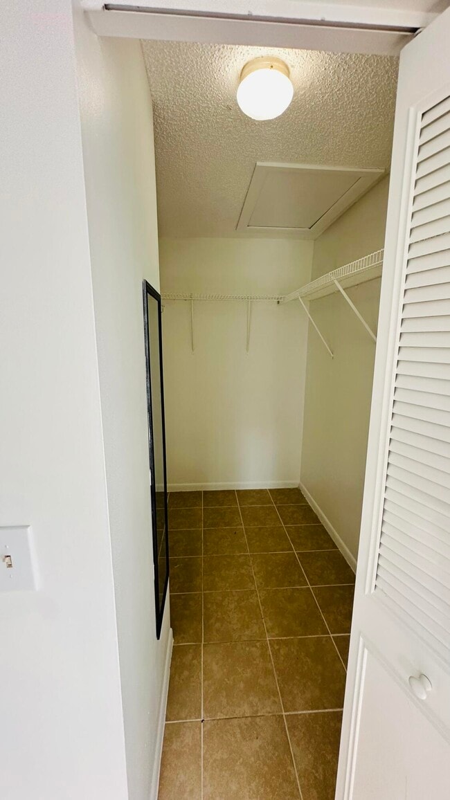 Building Photo - 1006 Green Pine Blvd