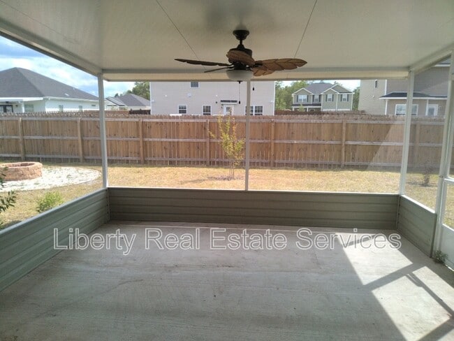 Building Photo - 729 Burke Dr