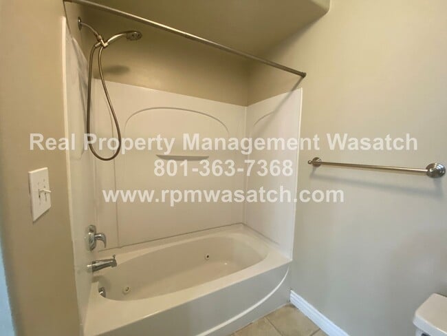 Building Photo - Check Out This Amazing 3 Bedroom 2 Bathroom Condo In Riverton