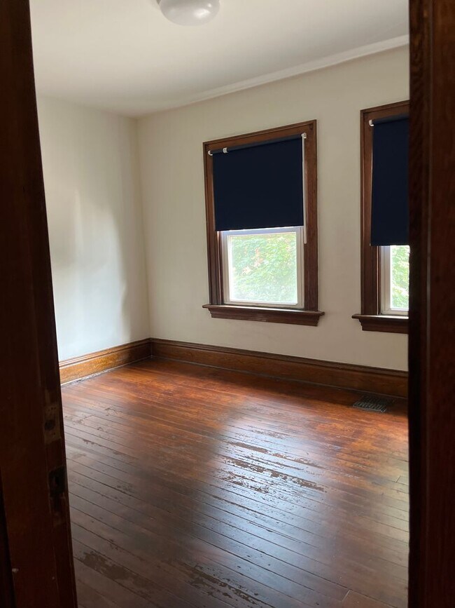 Building Photo - 50 E Northwood Ave