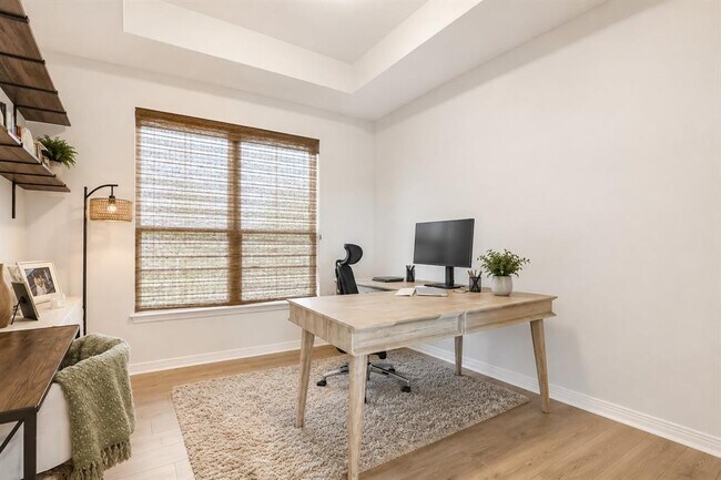 Building Photo - 22614 Fountaingrass Ln